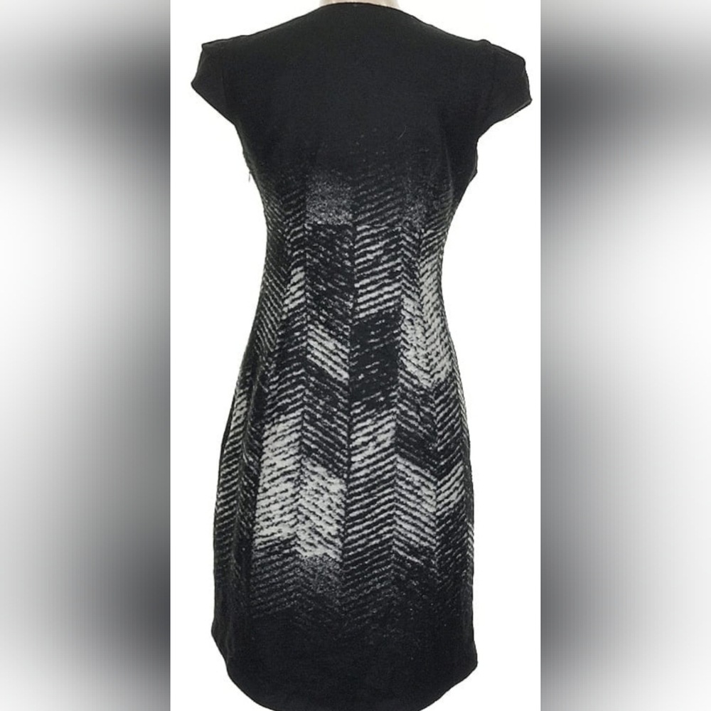 L.A.M.B. By Gwen Stefani Black and White Graphic Dress - Picture 2 of 4